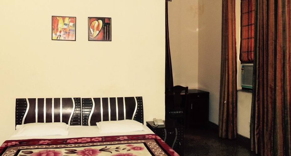 Tg Stays DLF Phase II HY, Gurgaon 2